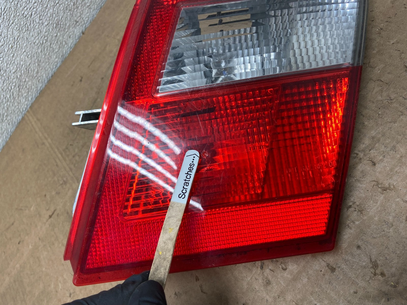 2002 2003 2004 2005 Saab 9-5 Sedan Right Passenger Inner Tail Light Oem Y6041 DW3