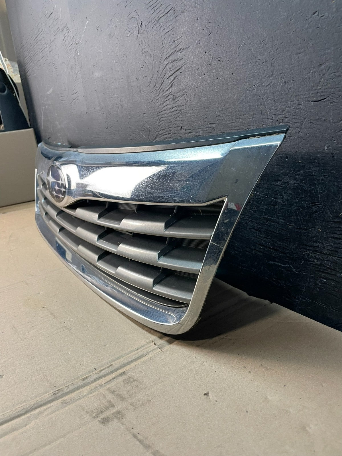 2009 2010 Subaru Forester Front Upper Chrome Grille Grill AD8390 DG1