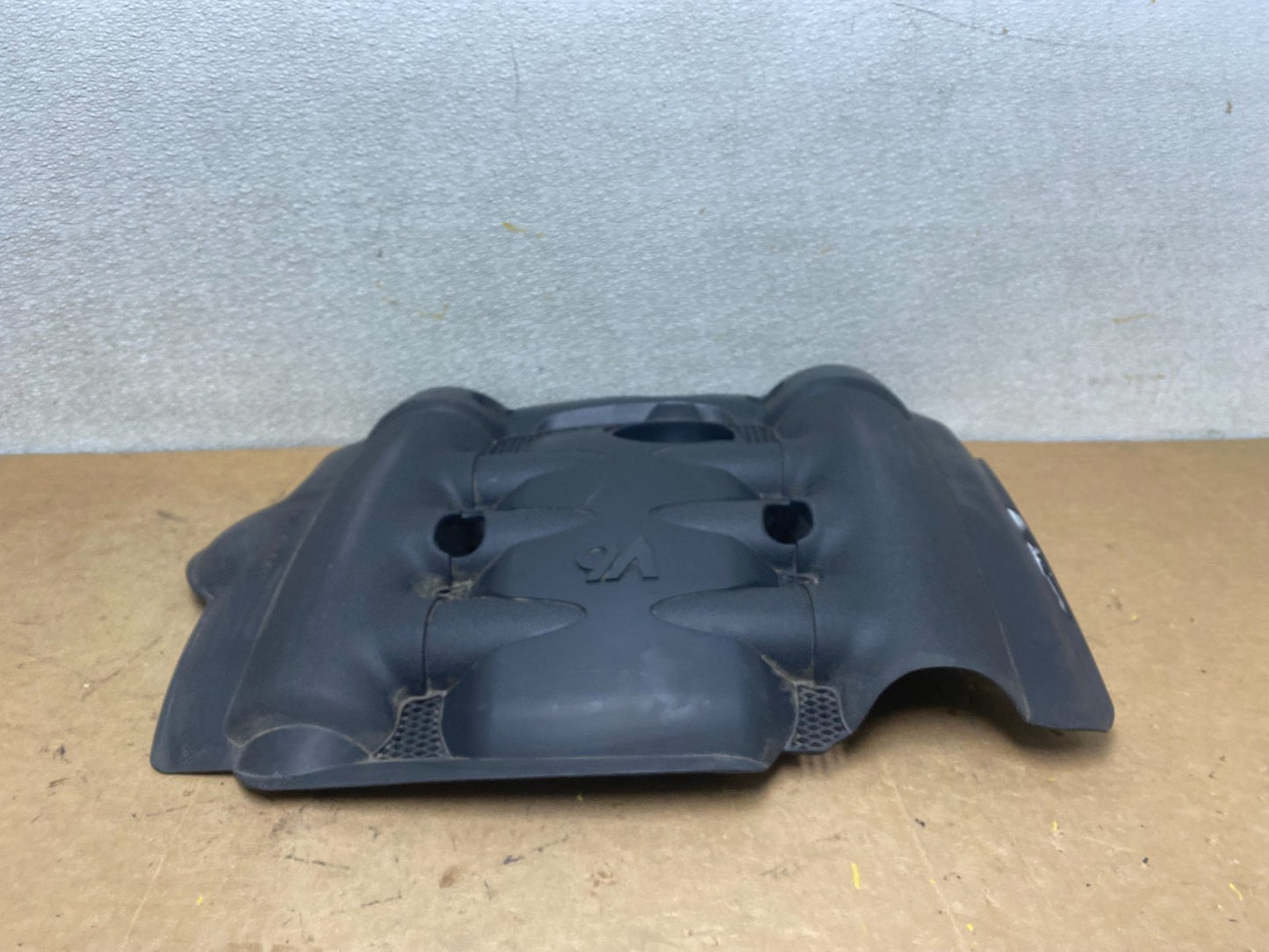 2010 Kia Sedona V6 3.8L Engine Motor Cover X5598 DG4