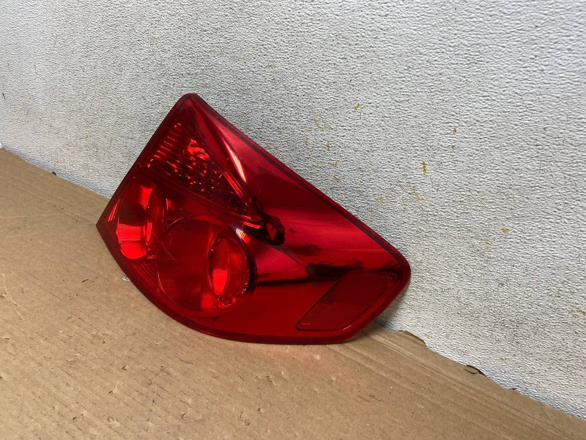 2005 to 2006 Infiniti G35 Right Passenger Side Tail Light AH8375 LK2