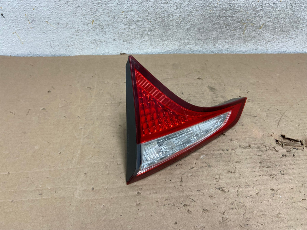 2014 2015 2016 Toyota Corolla Right Passenger Side Inner Tail Light AI11132