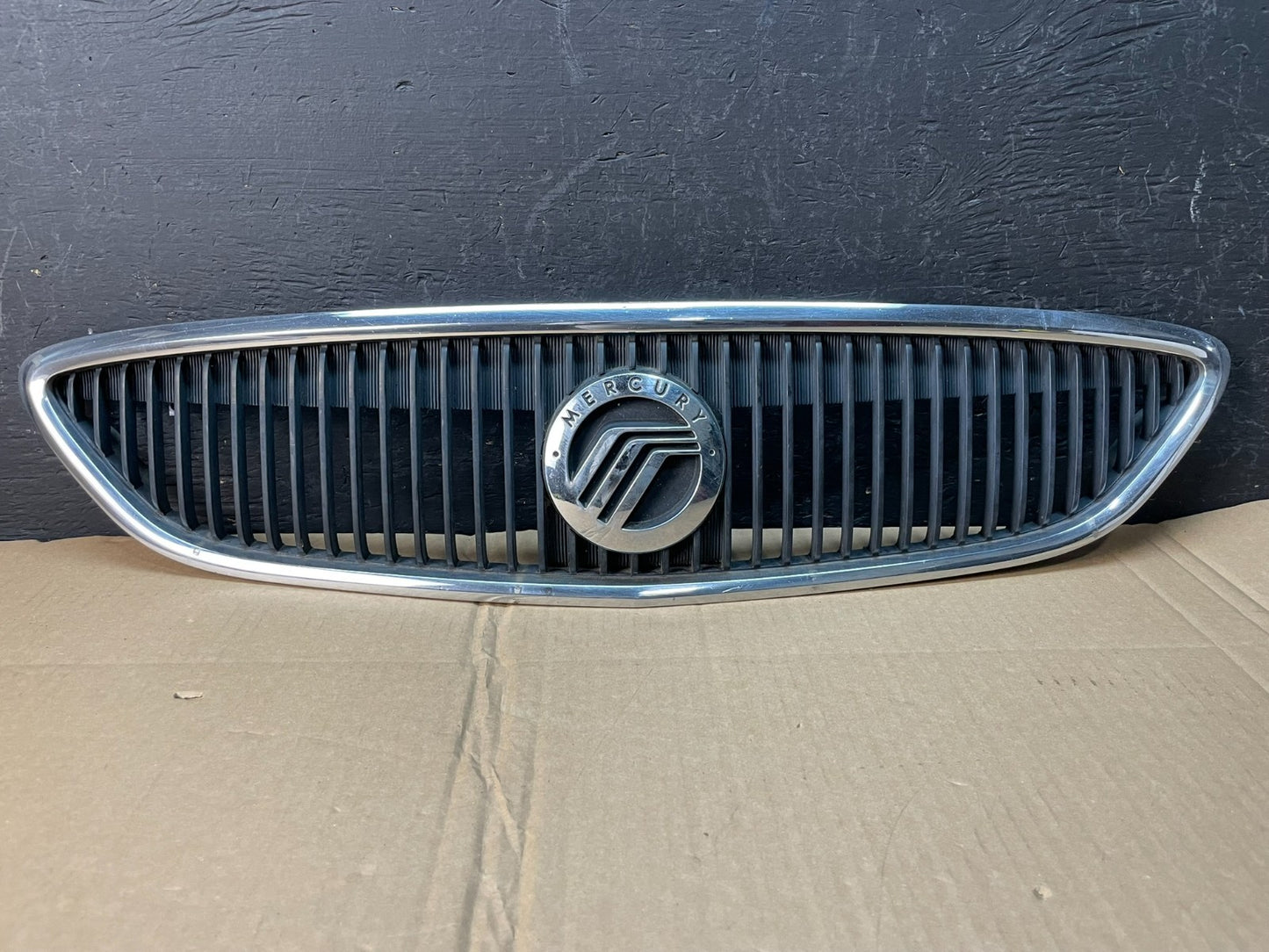 2000 to 2003 Mercury Sable Front Upper Grille Grill ac5332 DG0