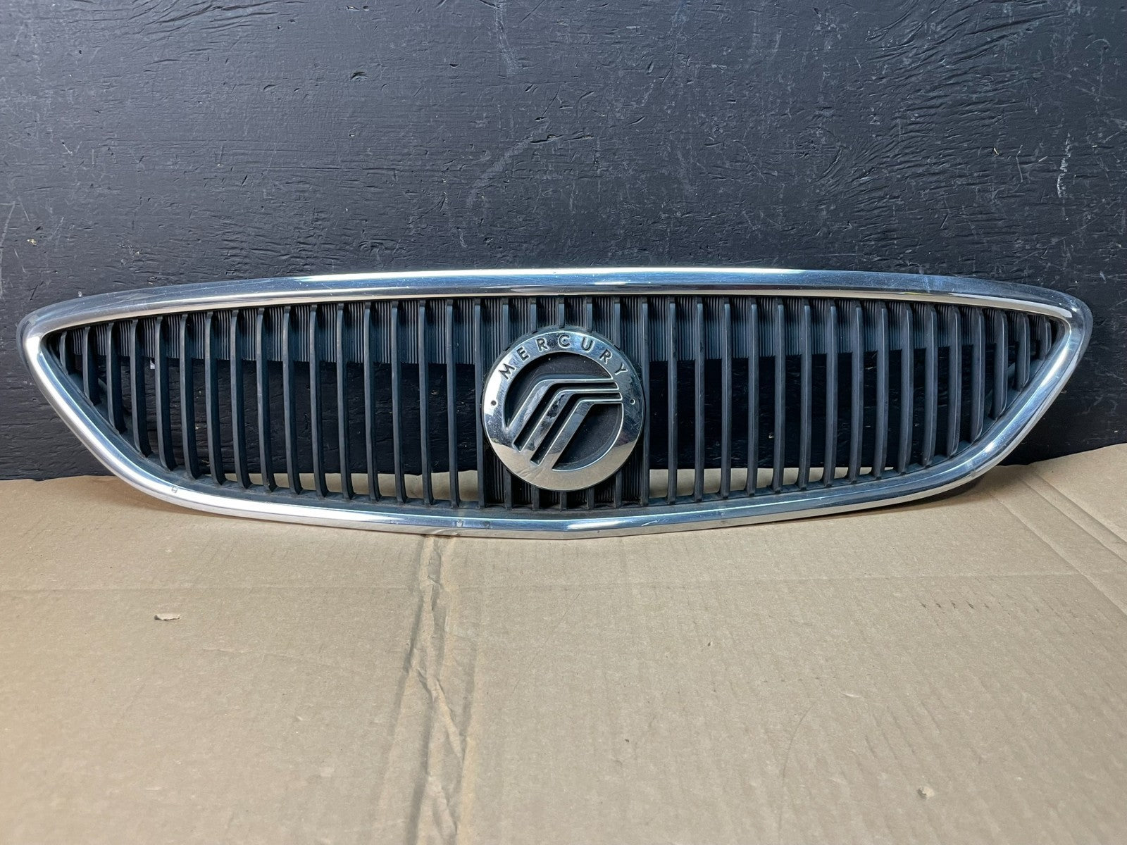 2000 to 2003 Mercury Sable Front Upper Grille Grill ac5332 DG0