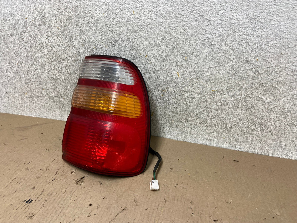 1998 to 2002 Toyota Land Cruiser Right Passenger RH Side Tail Light AH7701 LK2