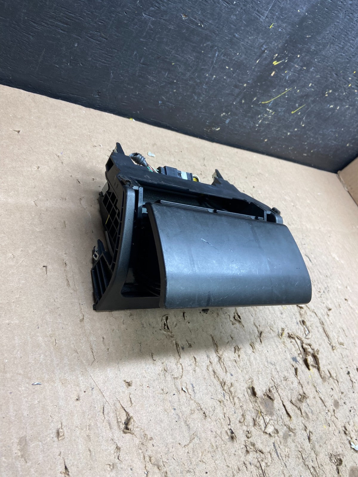 1998 to 2005 Lexus GS300 GS400 Center Console Ash Tray Storage OEM T8382 DG4