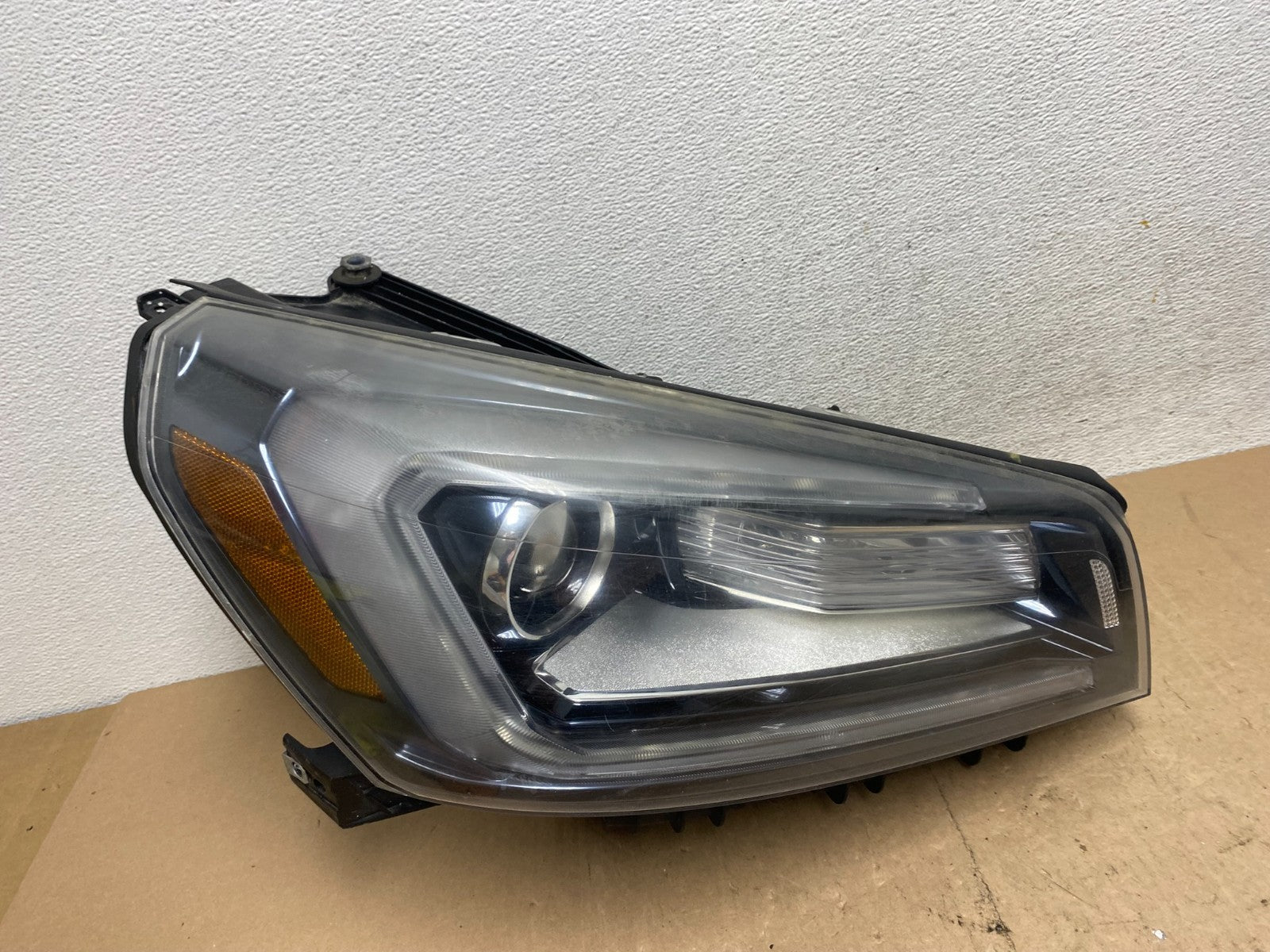 2013-2016 Gmc Acadia Right Passenger RH Side Led Halogen Headlight AE6864 DW0