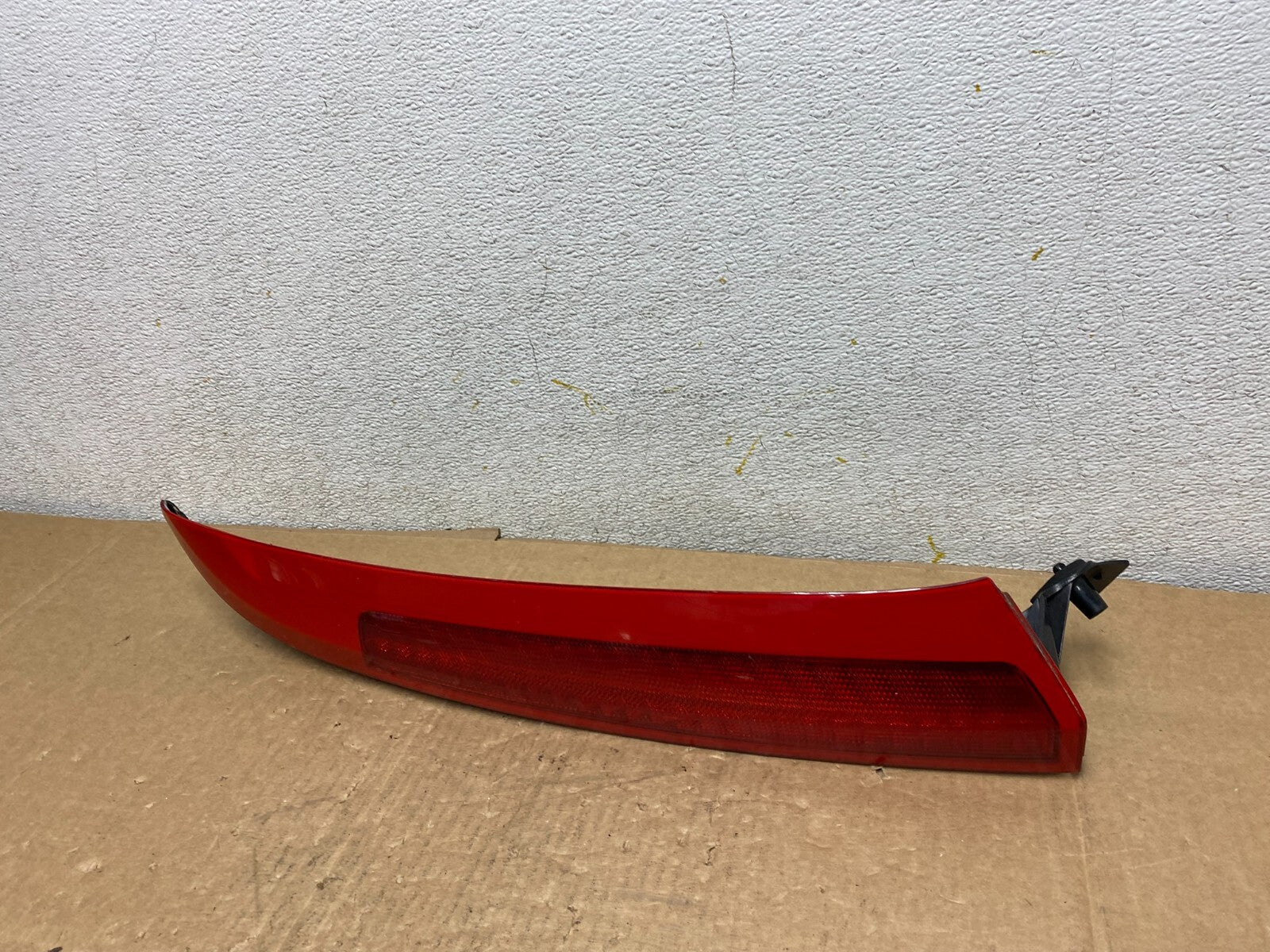 2003 to 2006 Volvo XC90 Right Passenger Side Upper Tail Light OEM O5682 DW1