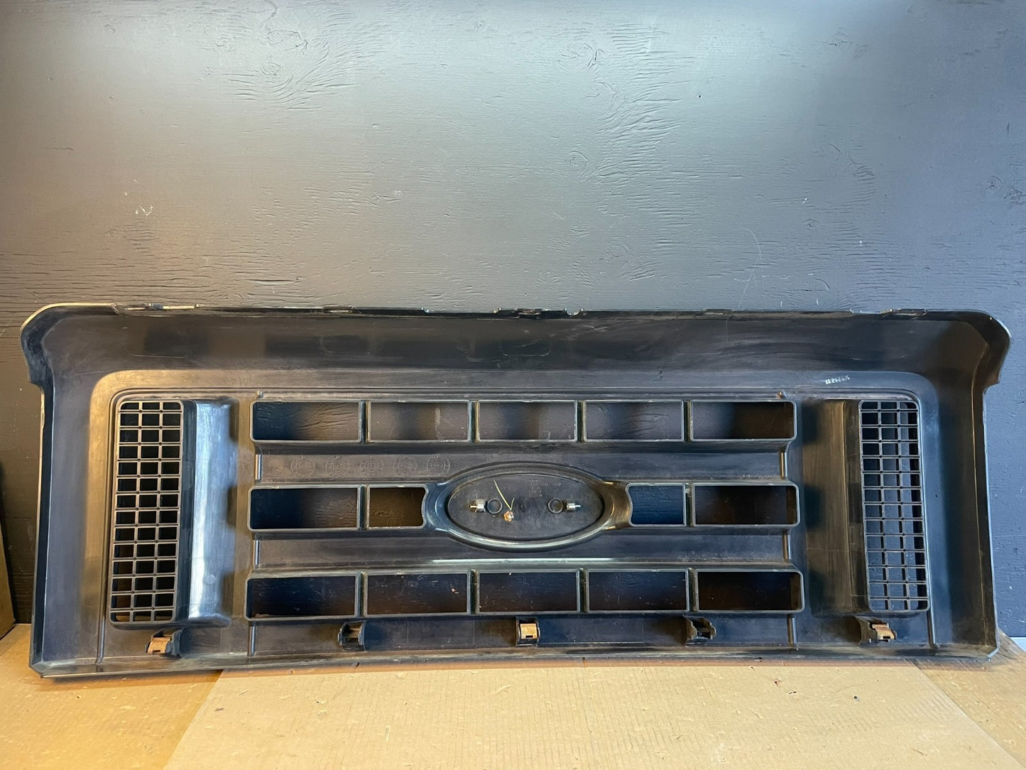 2008 to 2014 Ford Econoline E150 E250 Front Upper Chrome Grill Grille AB7892 DG6