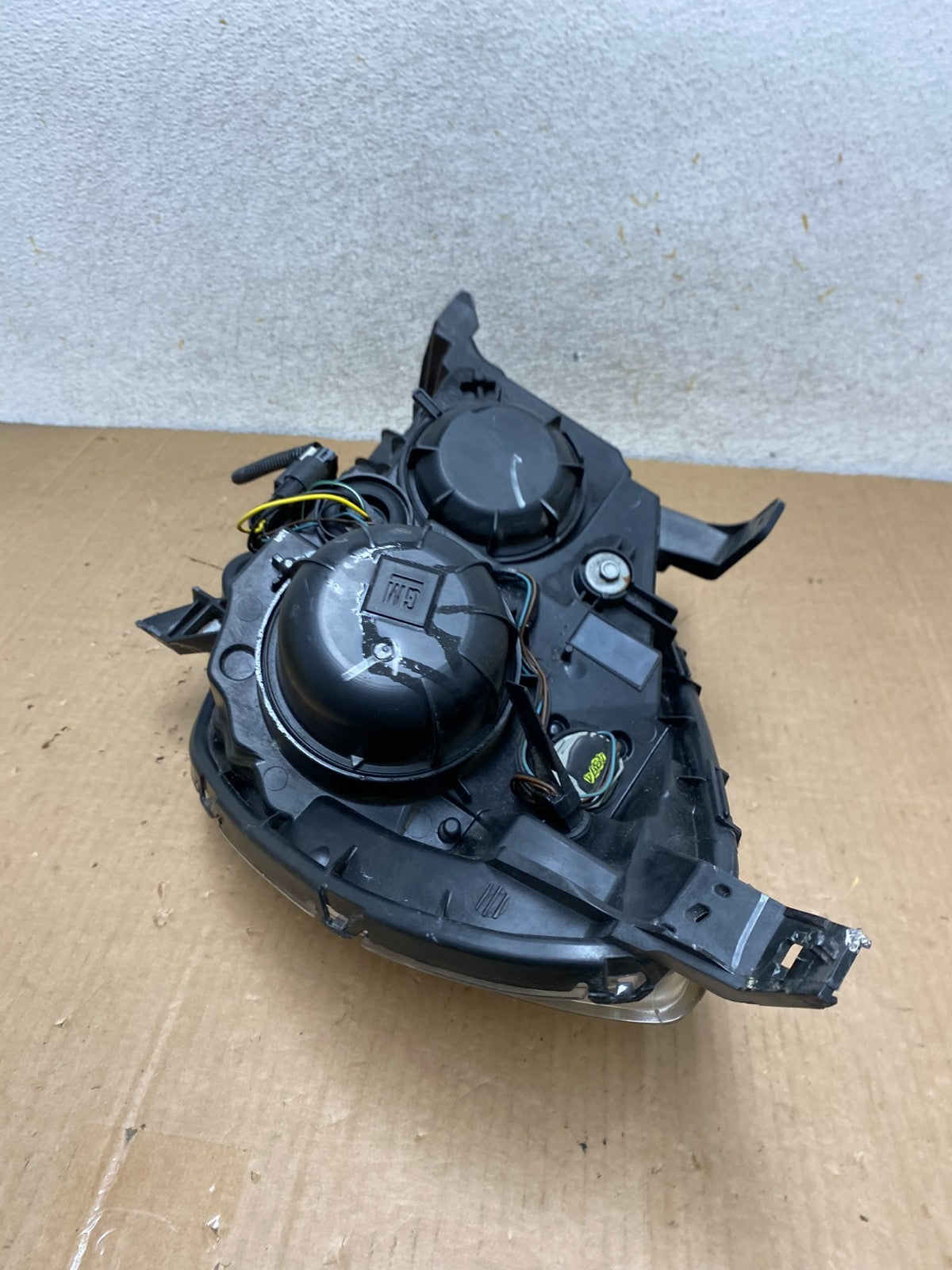 2010 - 2015 Chevrolet Equinox Halogen Headlight Right Passenger Side AI8920 DW6