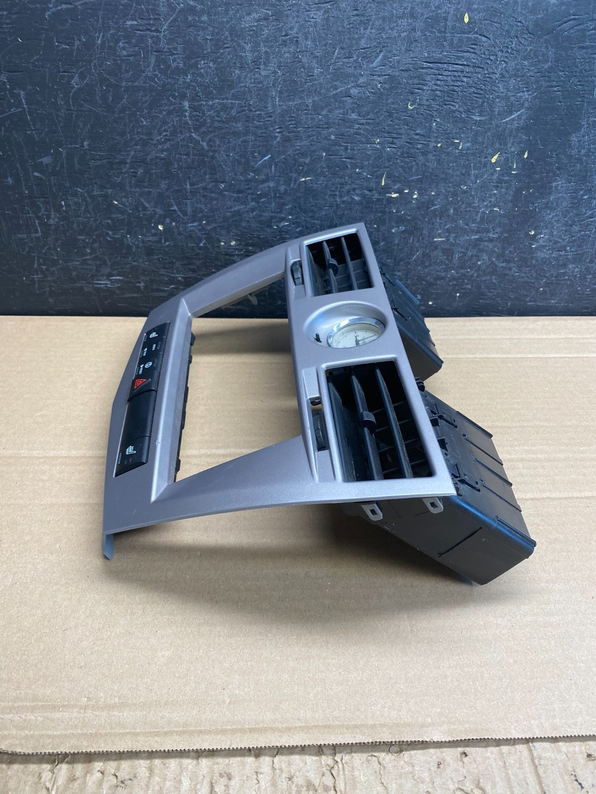 2007 2010 Chrysler Sebring Center Dash Radio Clock Bezel Trim Panel Oe AF6534 DG2