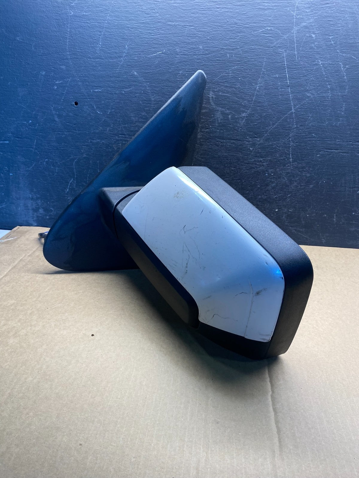 2007-2013 Ford Expedition Left Driver View Door Mirror AG7090 DG2