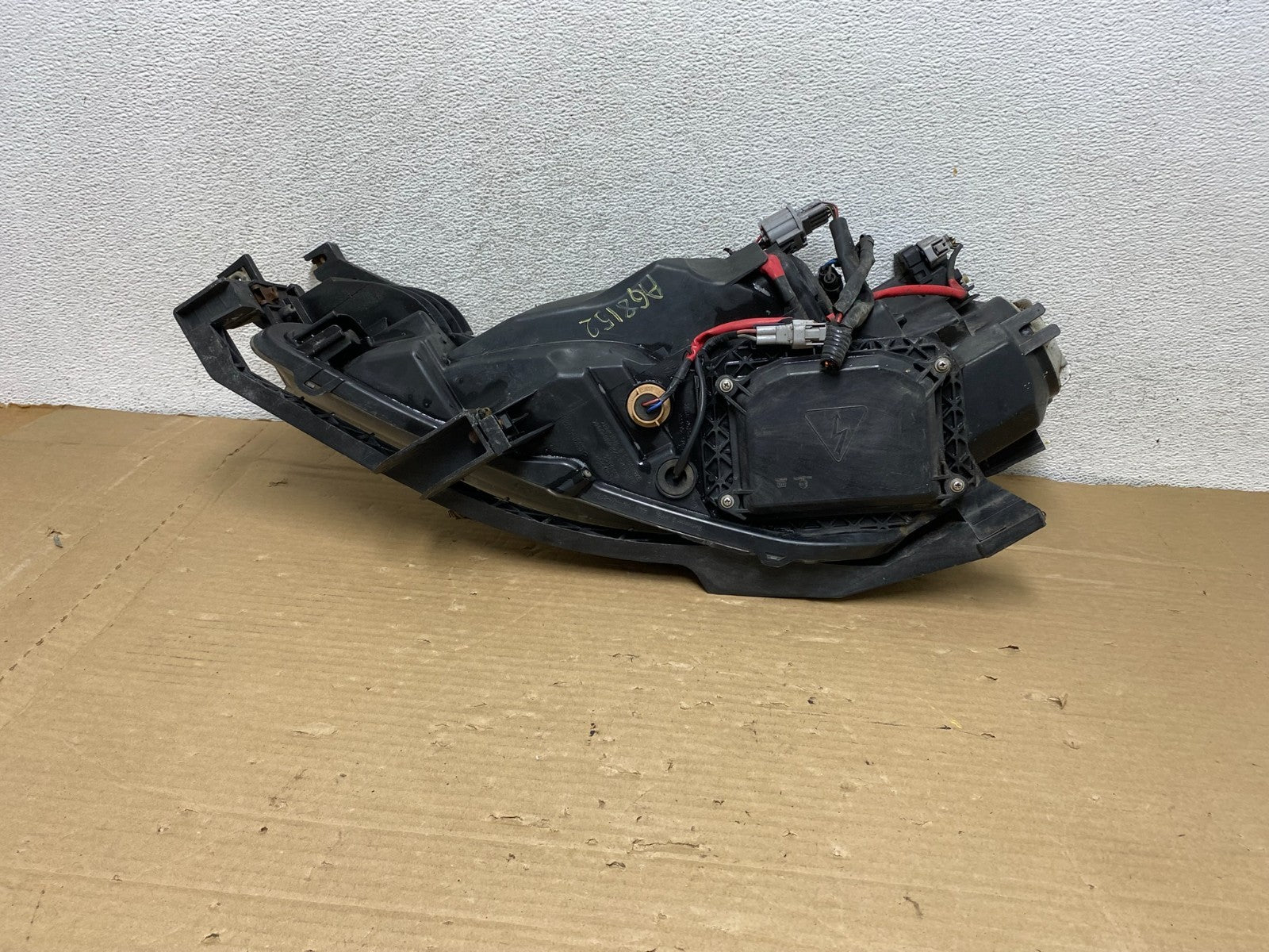 2009 - 2010 Mazda 6 Right Passenger Side Xenon Headlight AG8152 DW10
