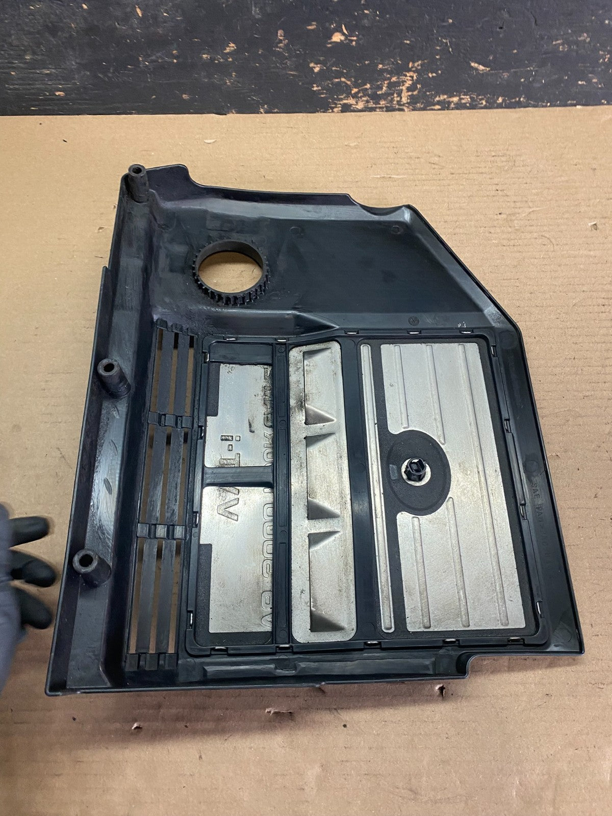 2000 to 2004 Toyota Sienna Highlander 3.0L  Top Engine Cover Lid OEM S1233 DG7