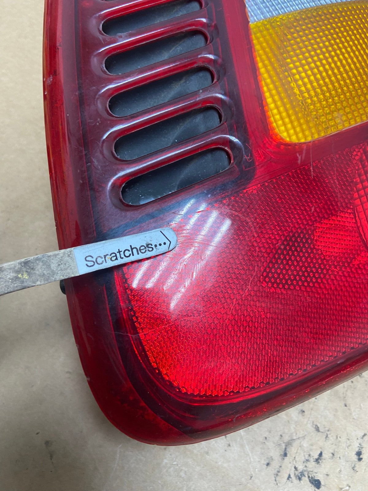 1999-2004 Jeep Grand Cherokee WJ Right Passenger Rh Tail Light AD4809 LK3