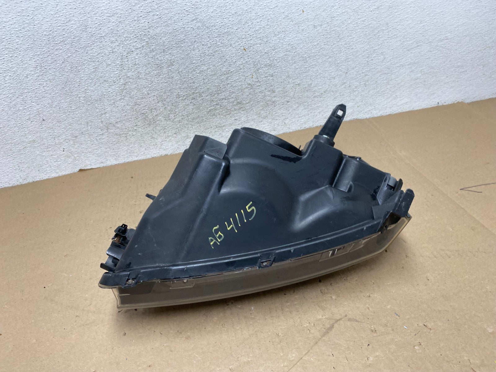 2004 to 2009 Mitsubishi Galant Right Passenger Headlight Black Halogen AG4115 DW7