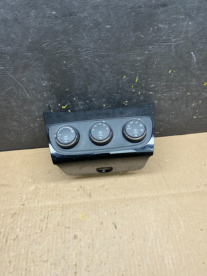 2011 - 2014 Chrysler 200 Heater AC Climate Switch Temperature Control T4959 DG0