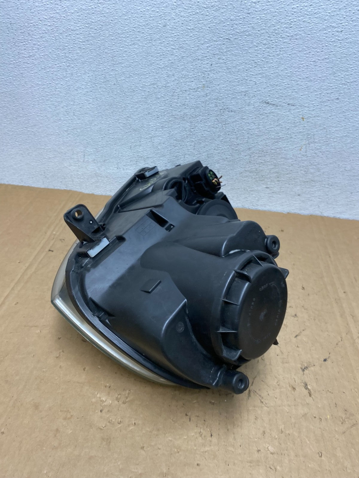 2005 - 2010 Volkswagen Jetta Right Passenger RH Side Headlight Halogen AD3293 DW4