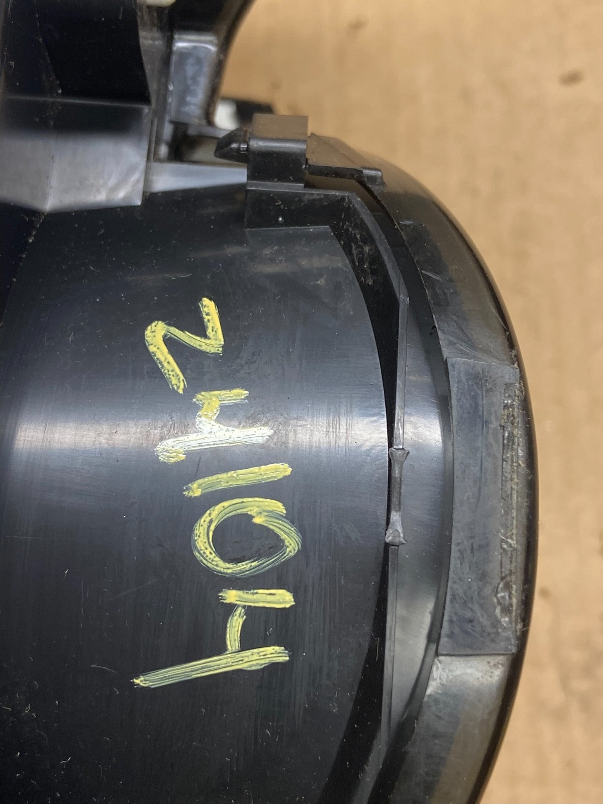 2004 to 2006 Lexus ES330 Speedometer Cluster Gauge OEM z4104 DG8