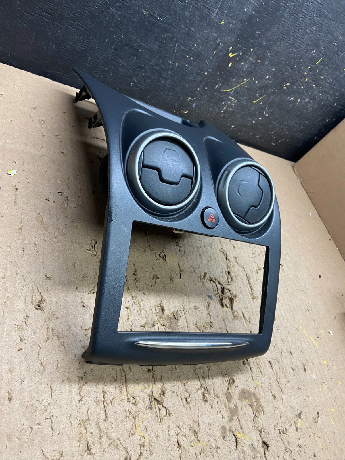 2011 2012 2013 Nissan Rogue Dash Upper Center Radio Bezel Trim T8436 DG1