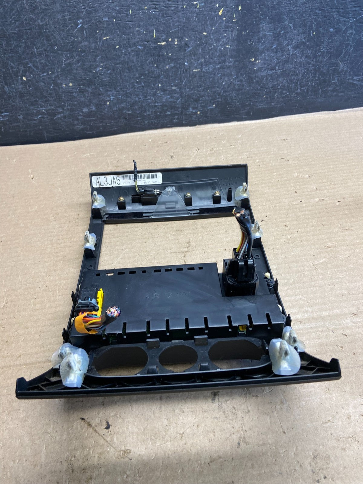 2004 to 2008 Ford F150 Radio Climate Dash Bezel Surround Black ah3633 DG4