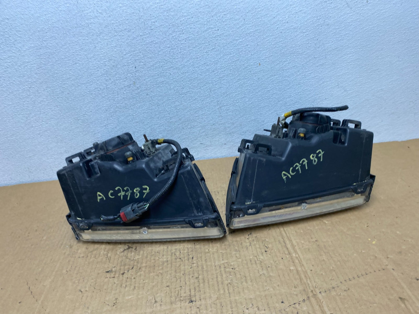 2002-2005 Mercury Mountaineer Left+Right Side Halogen Headlights AC7787 DW8