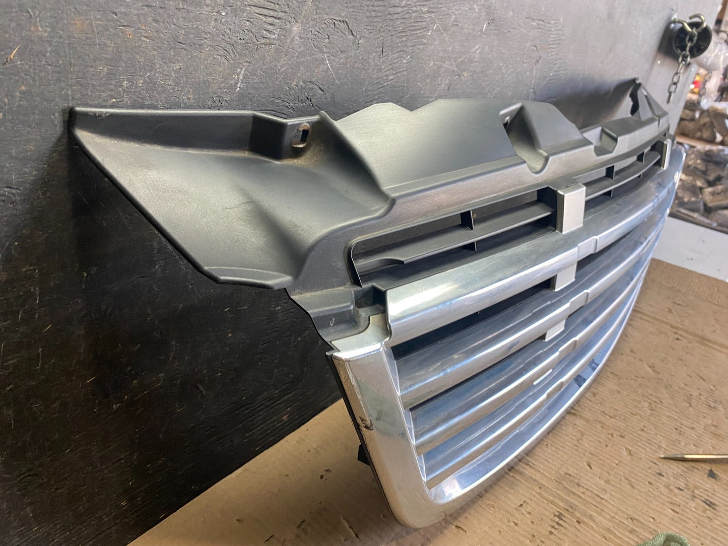 2009 to 2011 Freightliner Sprinter Front Upper Chrome Grill Grille P8790 DG2