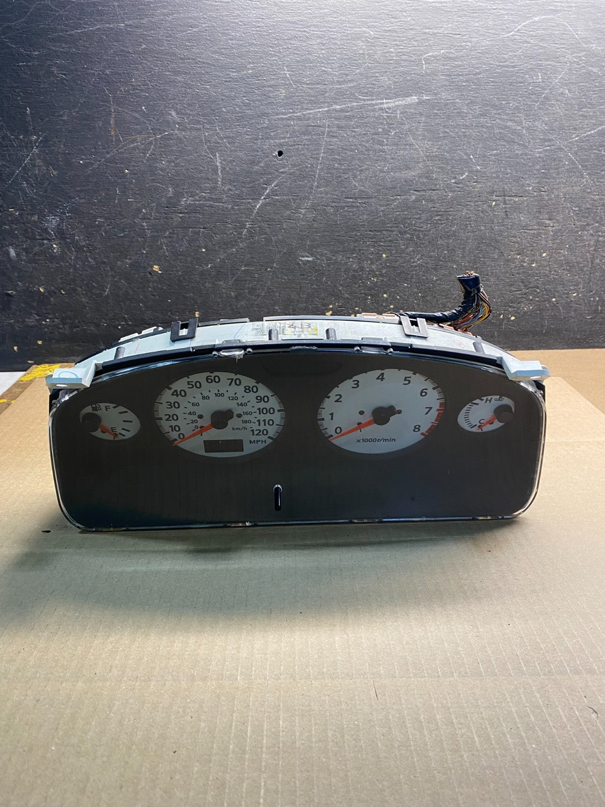 1998 to 2000 Nissan Pathfinder Speedometer Cluster Gauge Z5092 PS0