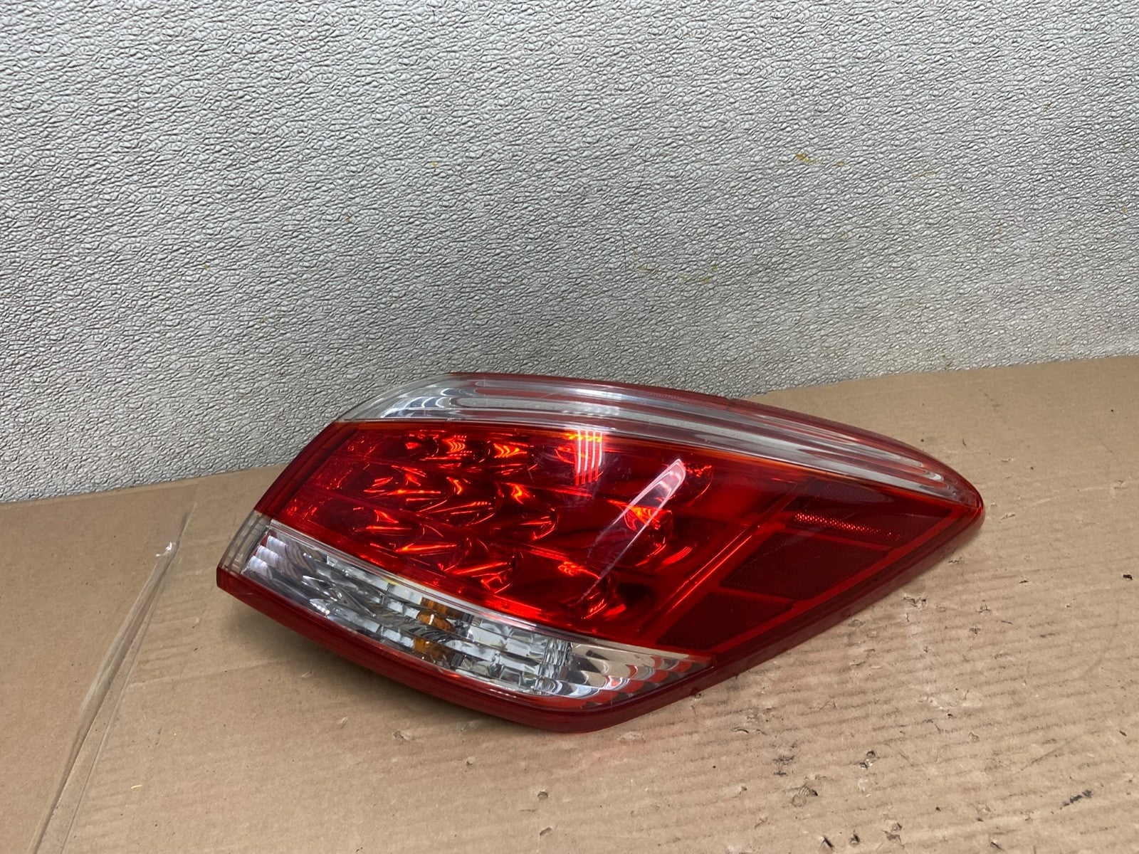 2011 - 2014 Nissan Murano Right Passenger Side RH Tail Light OEM AA9313 LK0