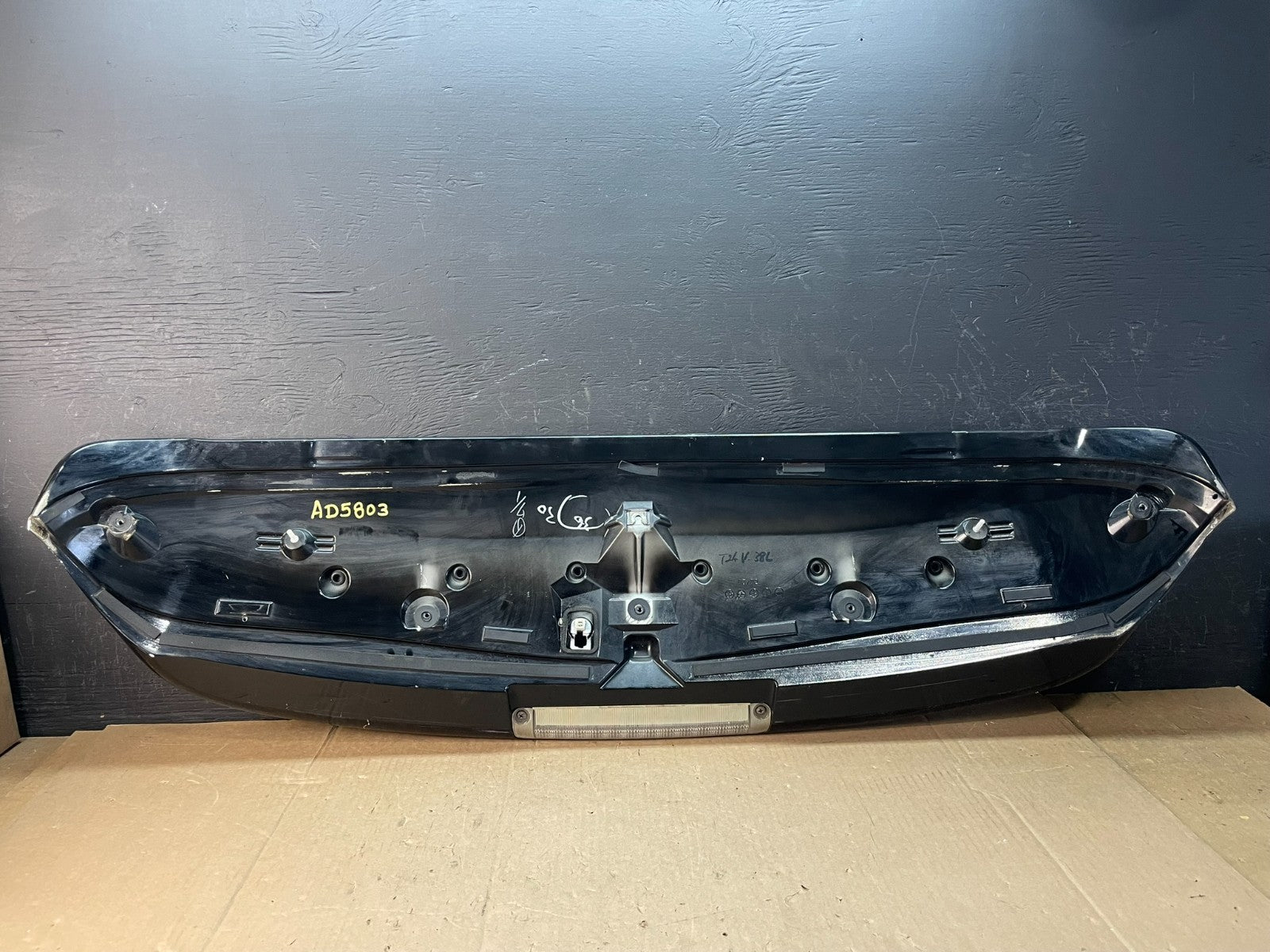 2004 to 2009 Lexus RX350 Rear Trunk Lid Tail Gate Lift Gate Spoiler OE AD5803 DG5