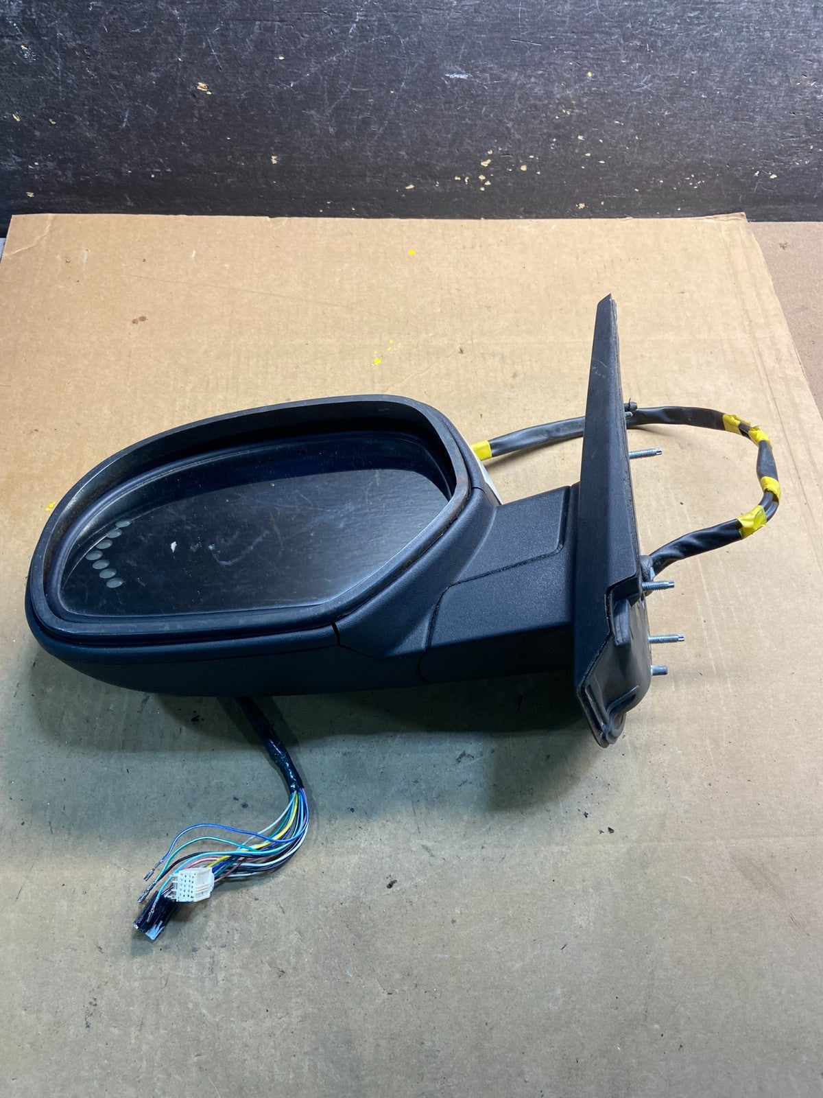 2007 to 2014 GMC Sierra Left Driver Side View Door Mirror OEM Z2371 MS4