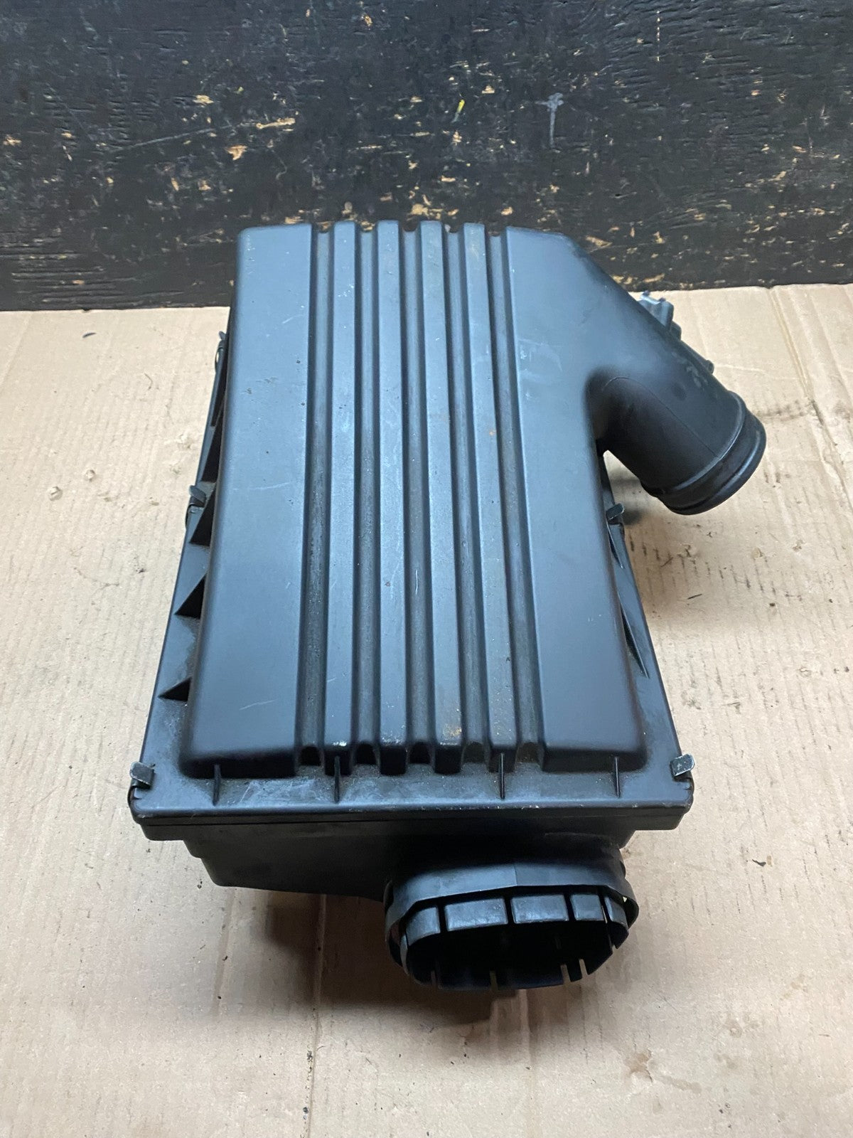 2007 to 2010 BMW X5 Air Intake Cleaner Filter Housing Box OEM V97871