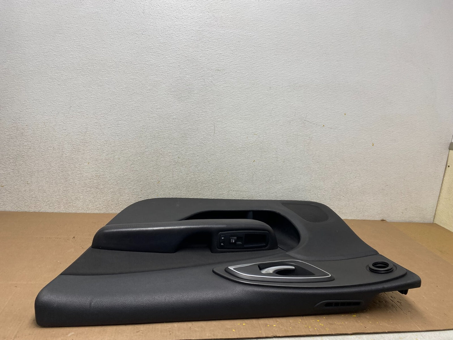 2015 to 2017 Chrysler 200 Front Right Passenger Side Door Panel M4063 DG5