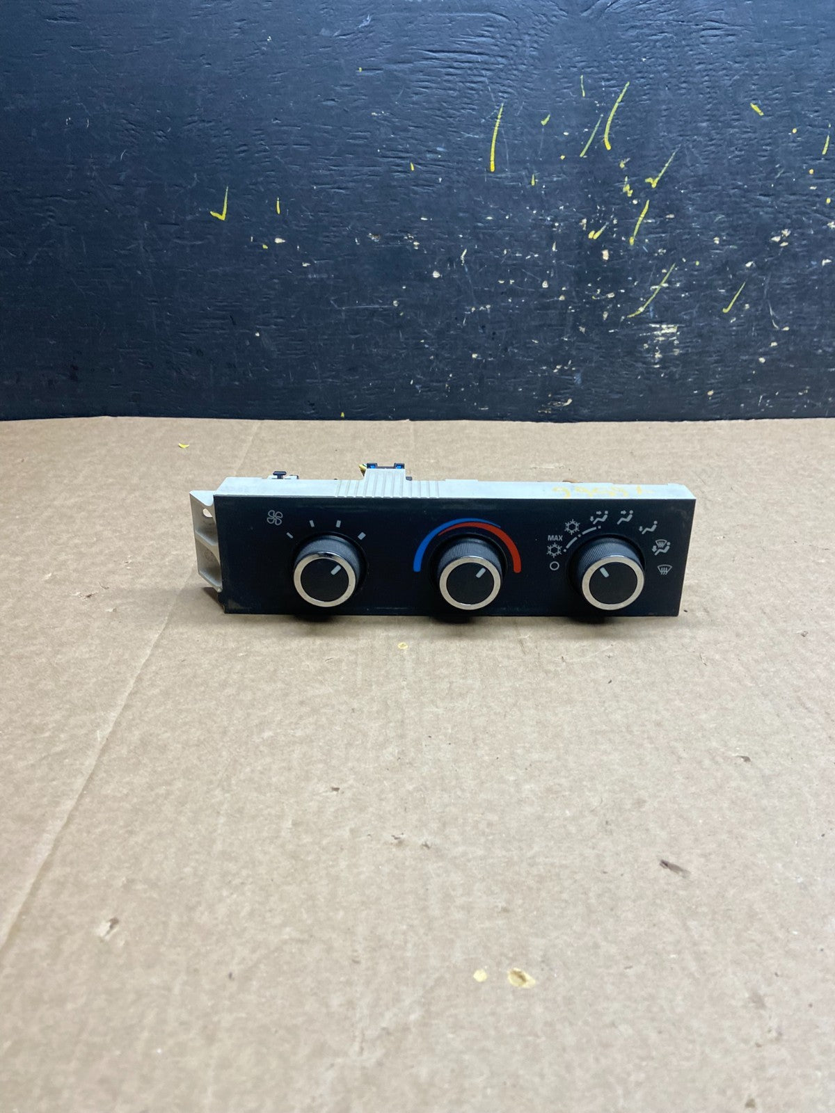 2008-2010 Chevrolet Express 1500 2500 3500 Climate Control Panel x6566 DG0