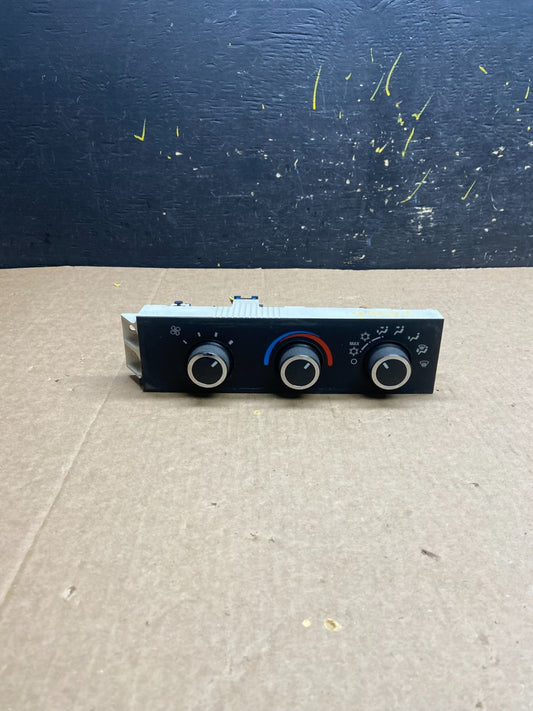 2008-2010 Chevrolet Express 1500 2500 3500 Climate Control Panel x6566 DG0