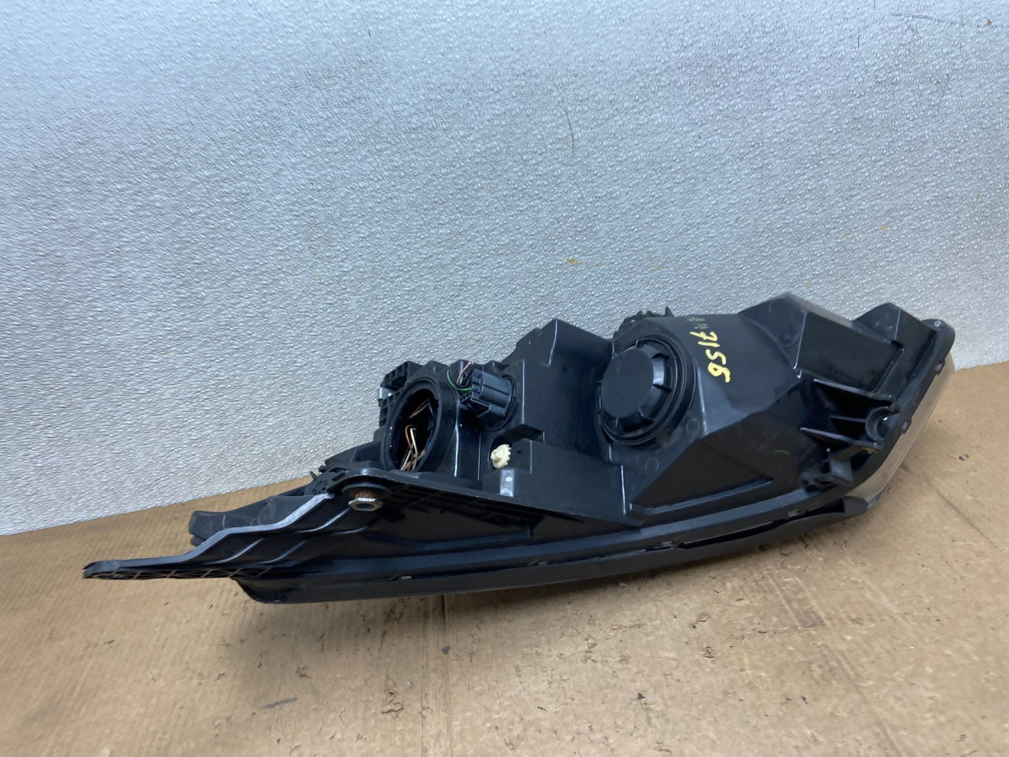 2013-2017 Chevrolet Traverse Right Passenger Side Halogen Headlight AA7156 DW6