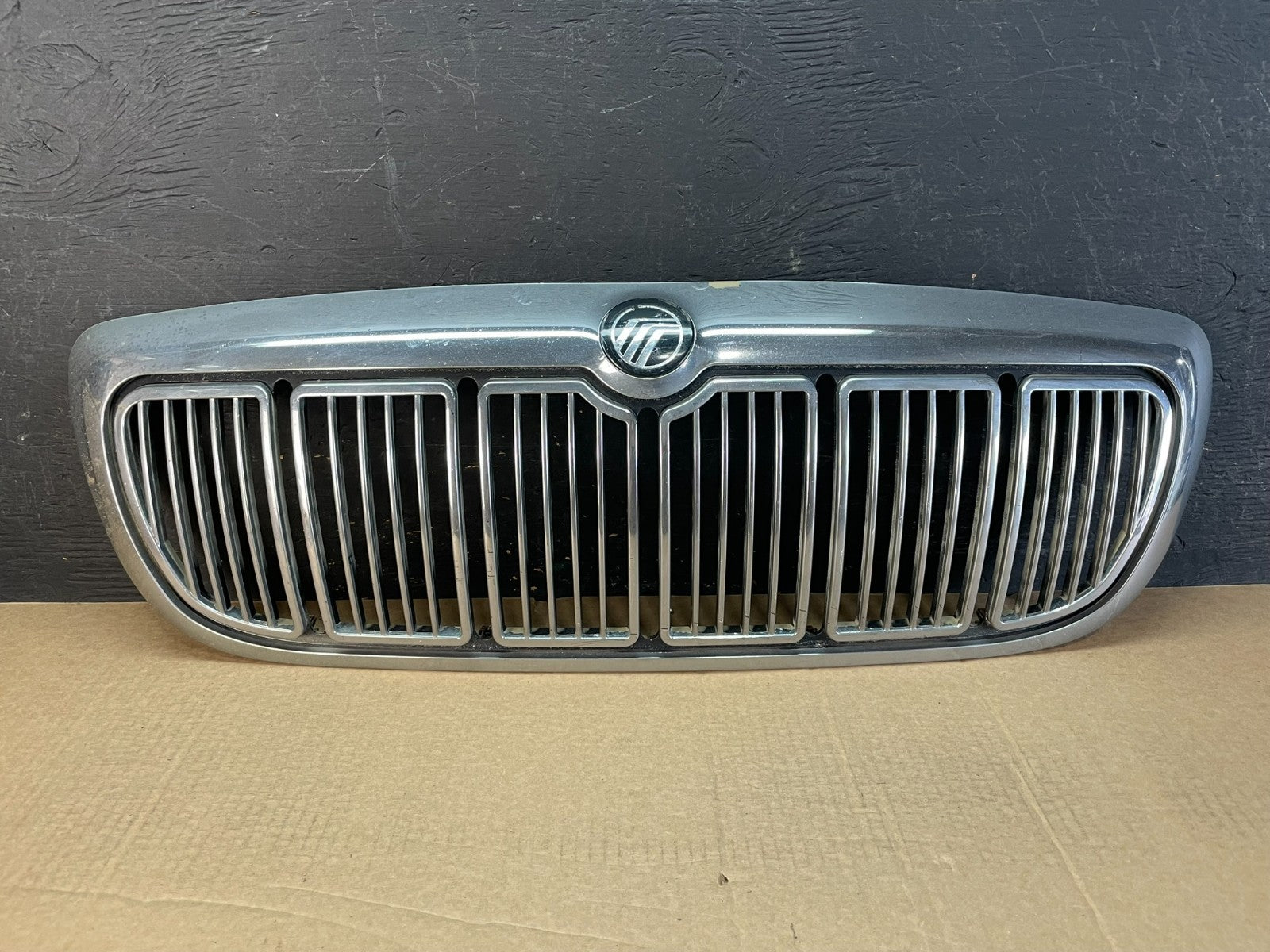 1998 to 2002 Mercury Grand Marquis Front Upper Grill Grille af5191 DG0