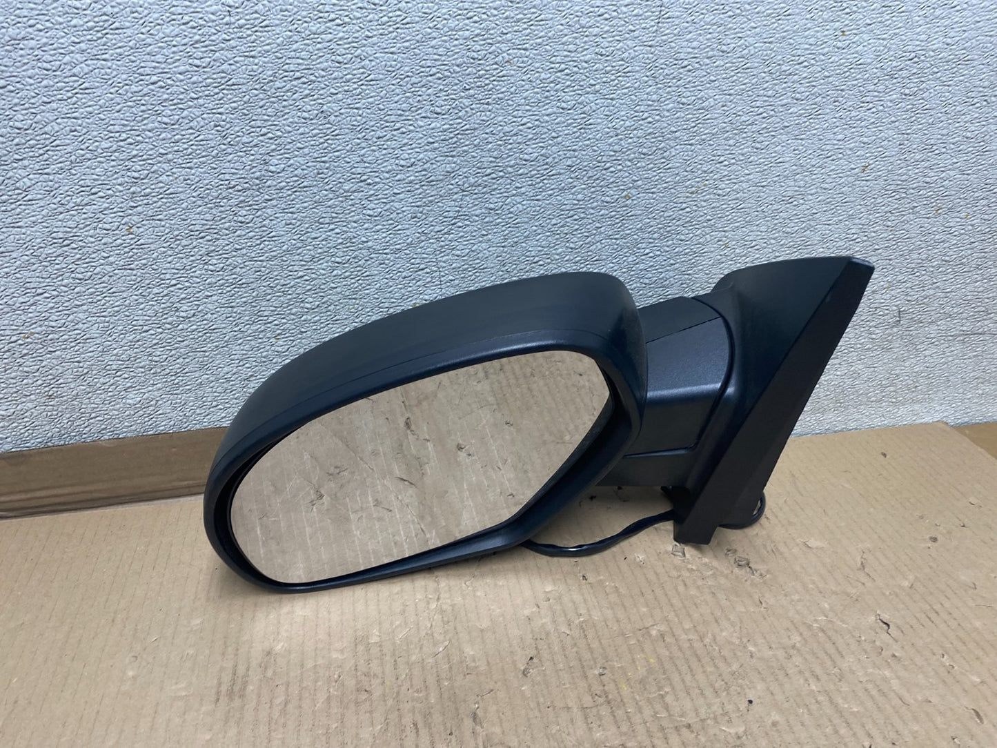 2007 to 2013 Chevrolet Tahoe Silverado Suburban Left Driver Mirror OEM U2656 DG5
