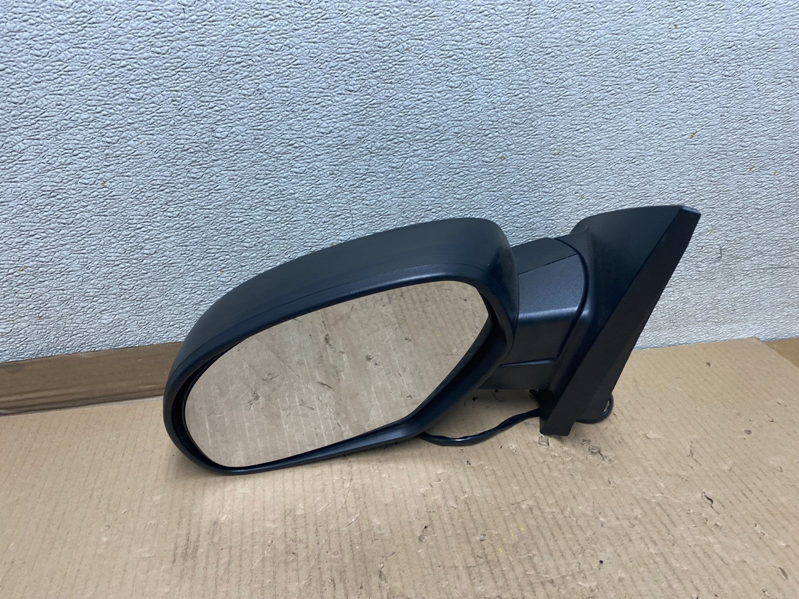 2007 to 2013 Chevrolet Tahoe Silverado Suburban Left Driver Mirror OEM U2656 DG5