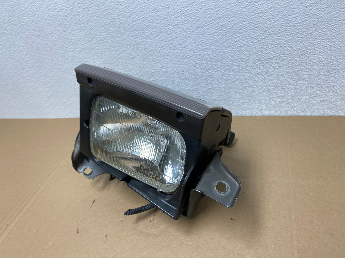 1983 to 1987 Honda Prelude Right Passenger RH Halogen Headlight AB6785 DG1