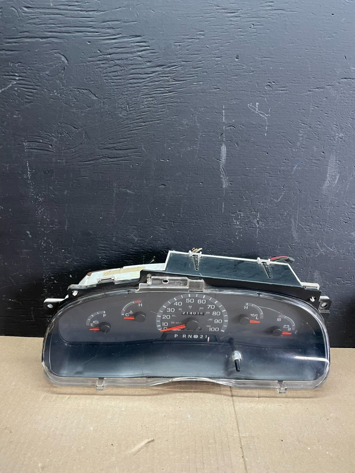 2001-2002 Ford Econoline E250 E350 Van Speedometer Instrument Cluster ab7834 DG0