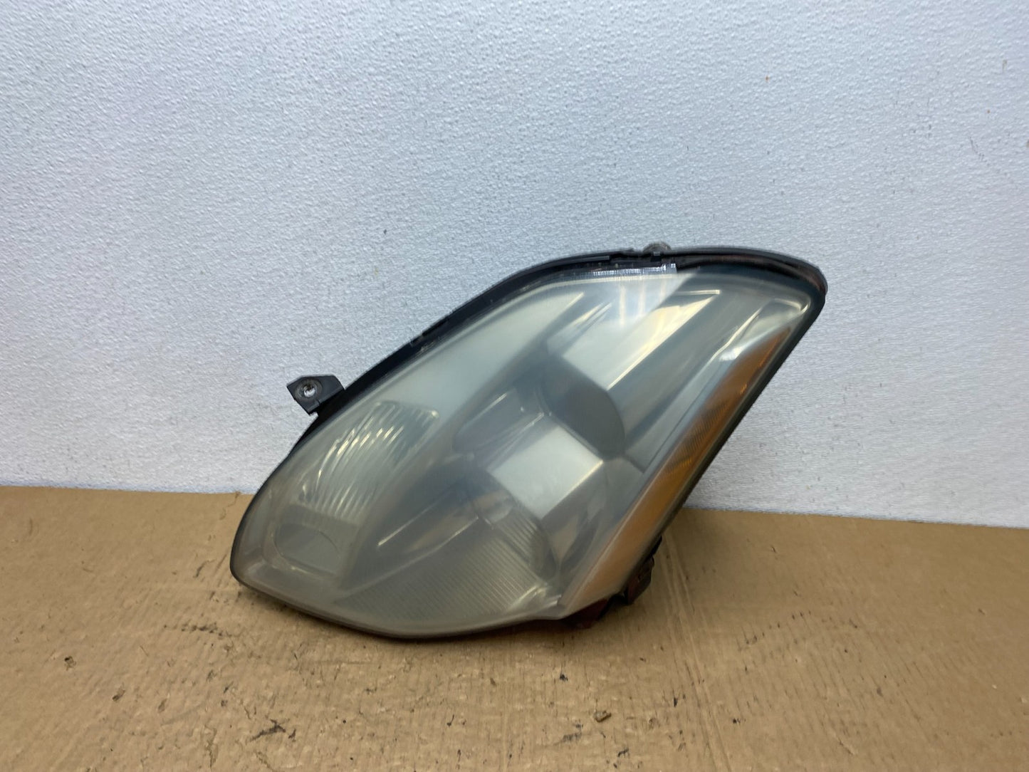 2004 to 2006 Nissan Maxima Left Driver Side Headlight Hid Xenon AC8125 DW0