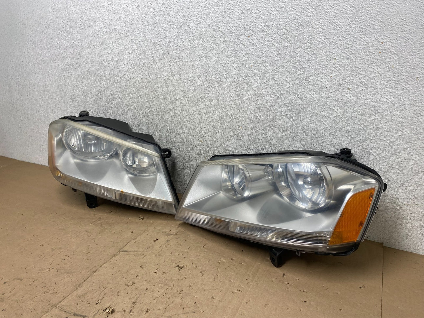 2008 to 2014 Dodge Avenger Left+Right Side Set Halogen Headlights AG5656 DW1