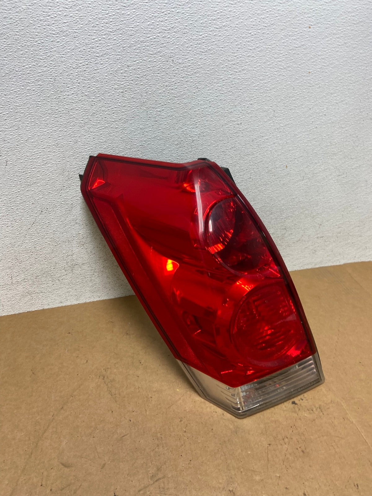 2004 to 2009 Nissan Quest Left Driver Lh Side Tail Light AE3135 LK2