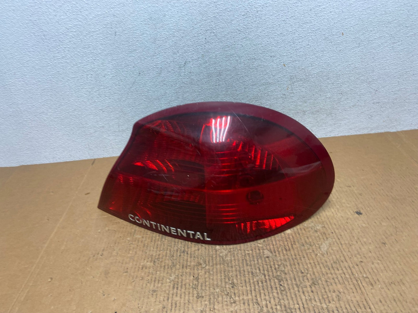 1998 - 2002 Lincoln Continental Right Passenger Rh Side Tail Light AE2862 LK0