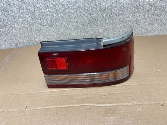 1988 to 1989 Mazda 626 Sedan Right Passenger RH Side Tail Light AA8611 DW0