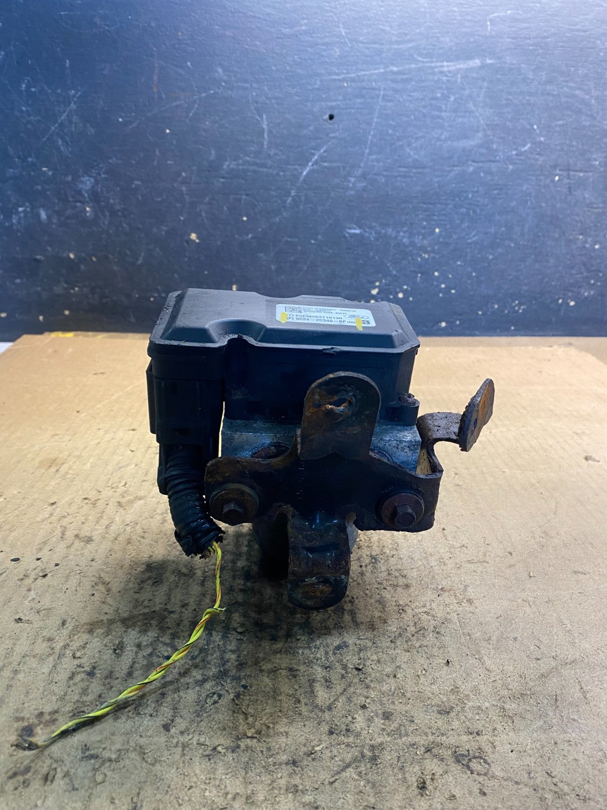 2008 Ford E150 Van ABS Anti-Lock Brake Control Module EHCU 8C24-2C346-BF z24301