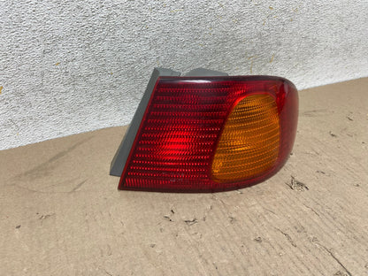 1998 1999 2000 Toyota Corolla Right Passenger Side Tail light AH7646 LK1