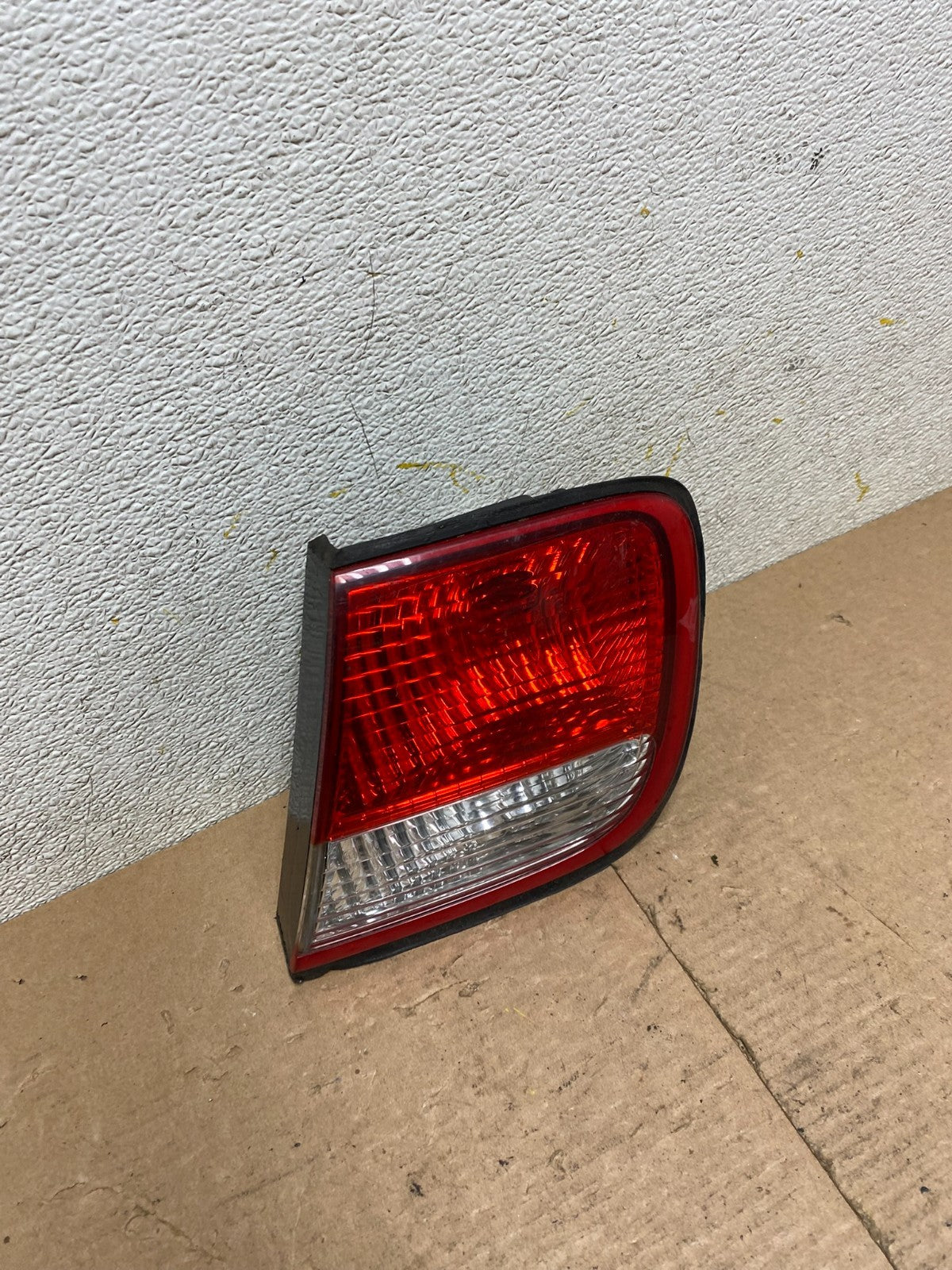 1999 2000 Mazda Millenia Right RH Side Inner Tail Light P2726 DG2