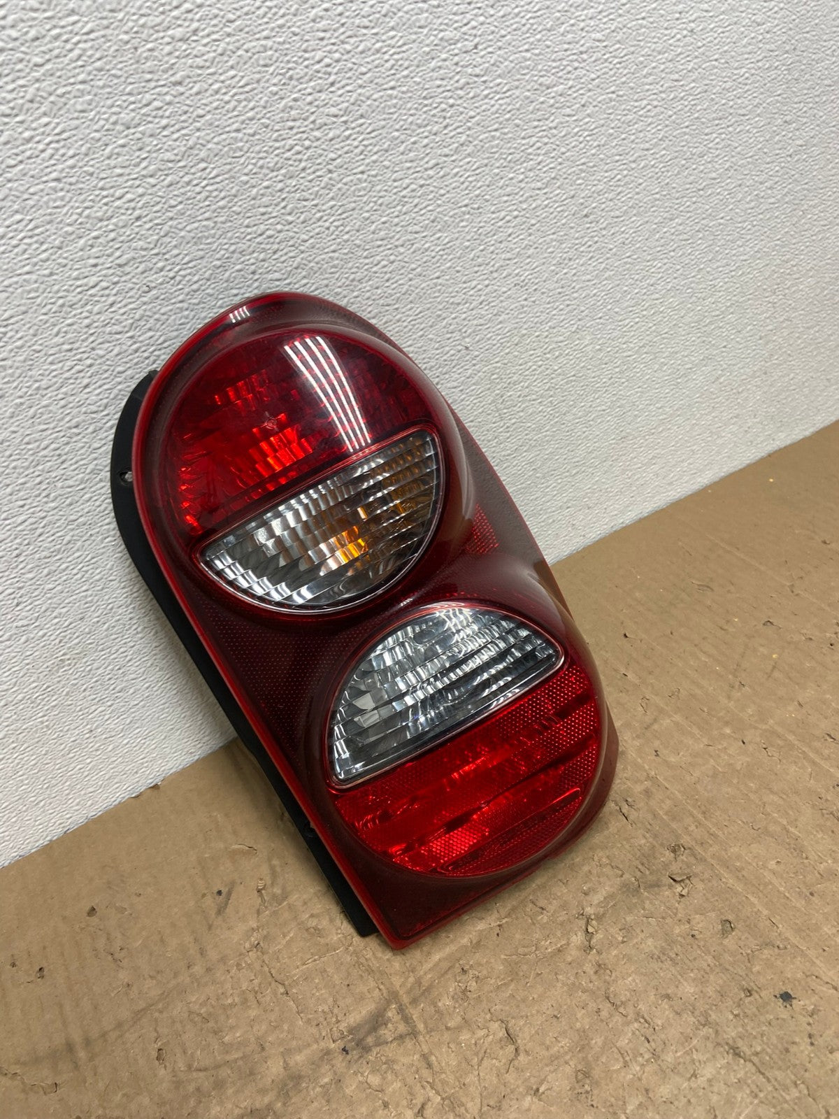 2005 2006 2007 Jeep Liberty Right Passenger Rh Tail Light AC0285 LK2