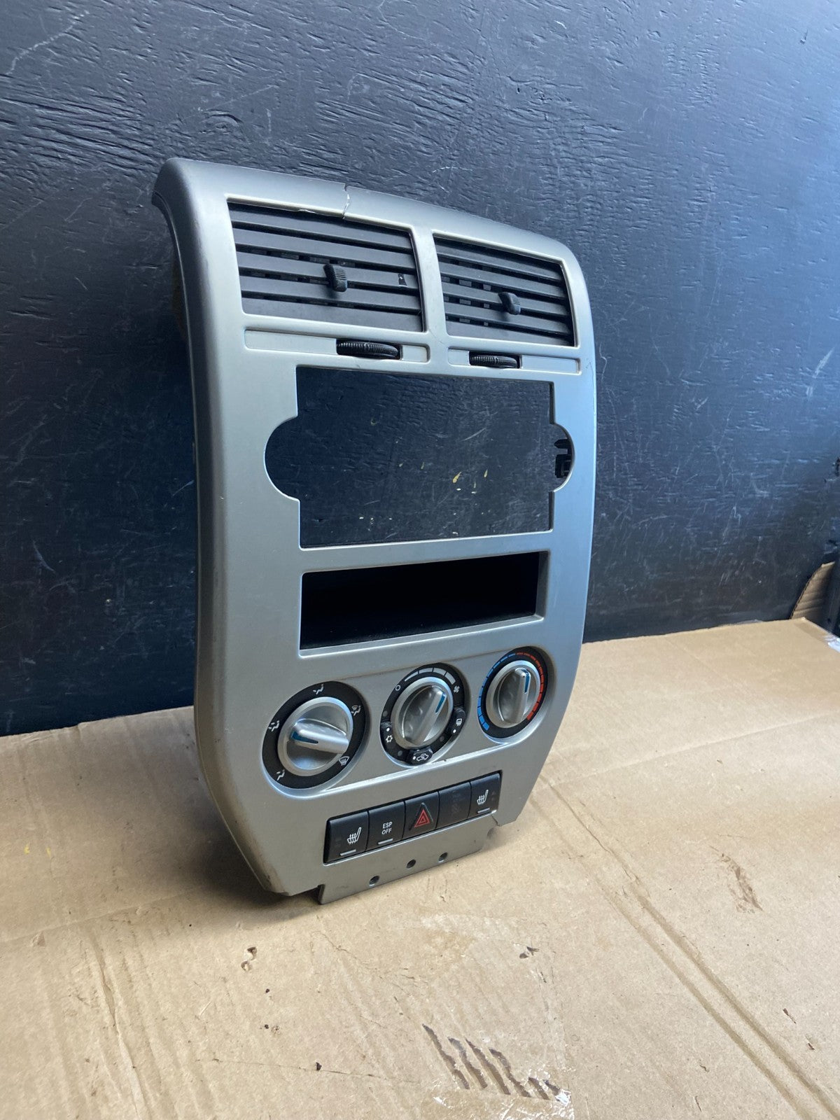 2007 to 2009 Dodge Caliber Dash Radio Center Bezel Climate Dash ad7130 DG4
